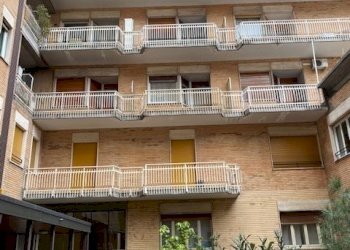 Cortile interno - Trilocale Viale Innocenzo 19, Como - foto 4