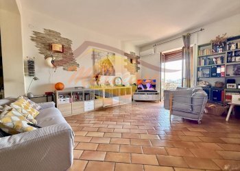 4a842693-f0cb-4c60-af90-8f00fee890aa.jpeg - Four-room apartment Viale Tica, Siracusa - photo 3