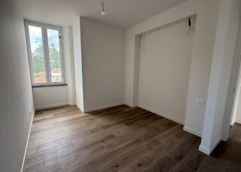 camera da letto - Bilocale Via Giuseppe Sirtori 1, Carate Brianza - foto 21