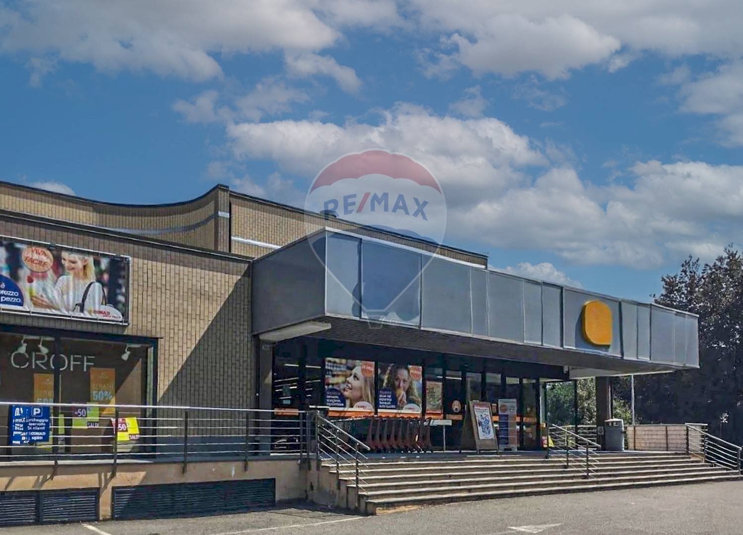 Locale Commerciale Viale Baracca, 55 
 Arona, Arona - foto 1