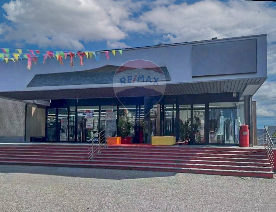 Locale Commerciale Viale Baracca, 55 
 Arona, Arona - foto 2