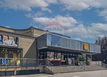 Locale Commerciale Viale Baracca, 55
Arona, Arona - foto 1