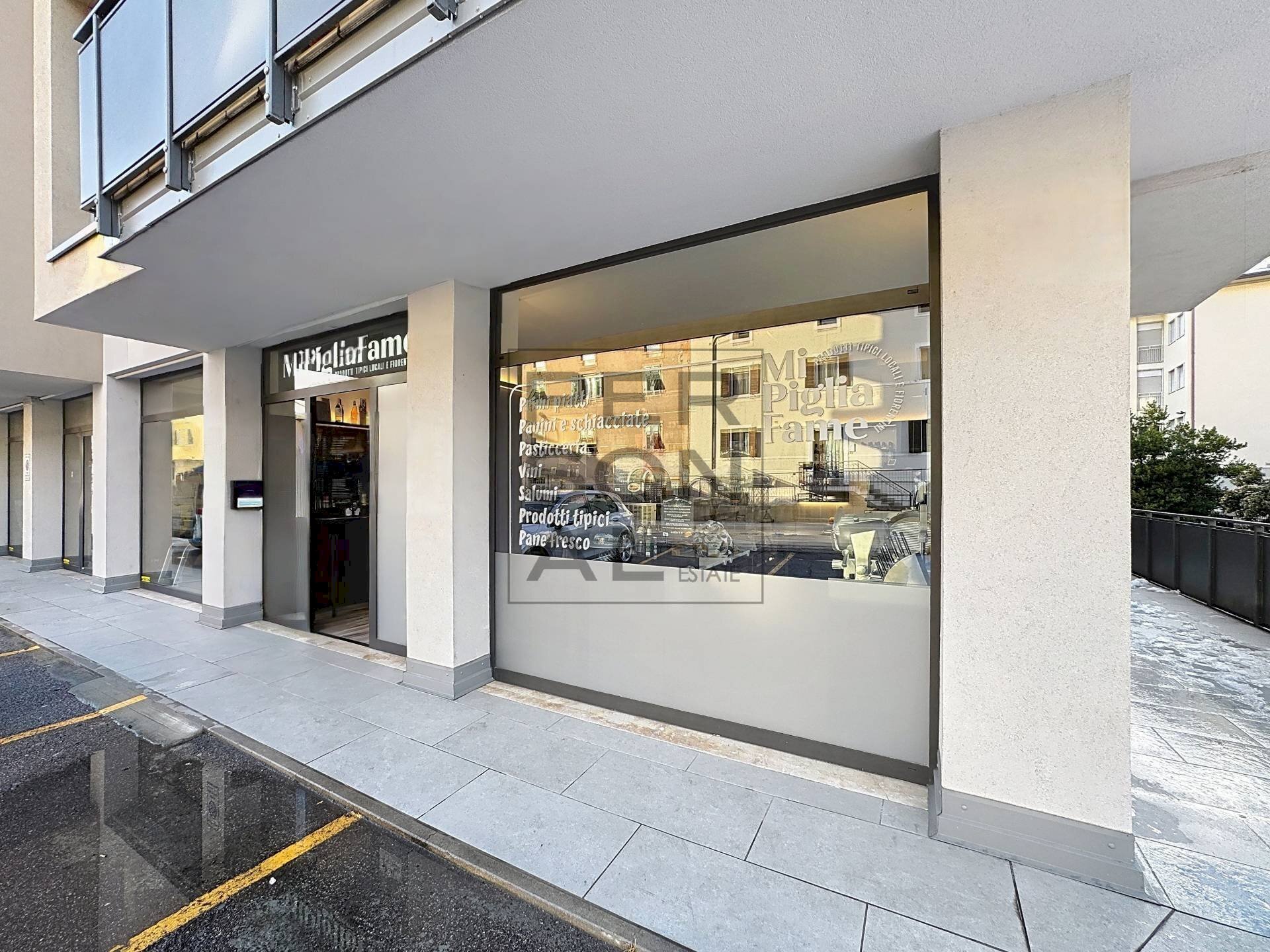 Foto 3 - Negozio Via 4 Novembre
38, Trento - foto 3