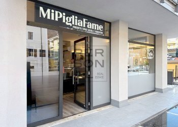 Foto 1 - Negozio Via 4 Novembre
 
38, Trento - foto 1