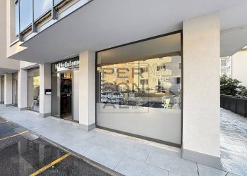 Foto 3 - Negozio Via 4 Novembre
 
38, Trento - foto 3