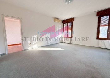 Foto 3 - Casa semi indipendente Piazza Libertà
 
104, Castelmassa - foto 3