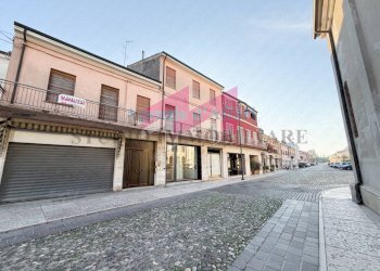 Foto 17 - Casa semi indipendente Piazza Libertà
 
104, Castelmassa - foto 17