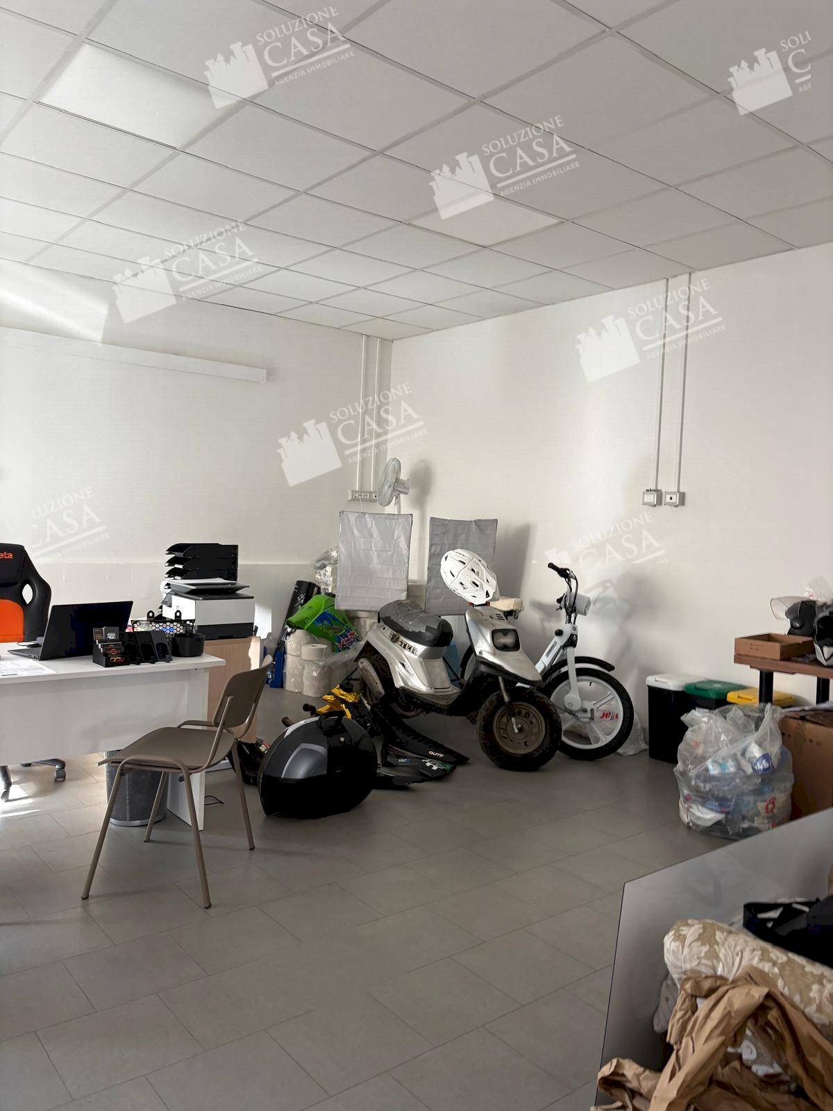 Foto 3 - Locale Commerciale 48, Cento - foto 3