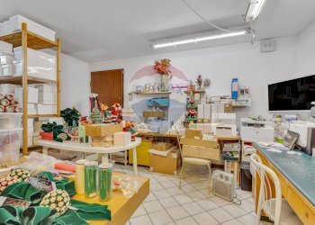 Magazzino - Negozio via vittorio veneto
 
24b, Vignate - foto 8