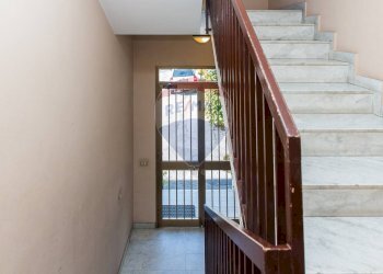 Scale - Bilocale Via San Giacomo
 
7A, Catania - foto 24