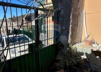 Balcone - Quadrilocale Via Giuseppe Garibaldi
 
15, Camporotondo Etneo - foto 6