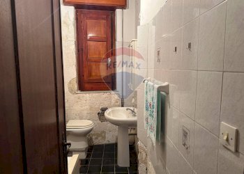 Bagno - Quadrilocale Via Giuseppe Garibaldi
 
15, Camporotondo Etneo - foto 12