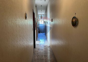 Hall / corridoio - Quadrilocale Via Giuseppe Garibaldi
 
15, Camporotondo Etneo - foto 13