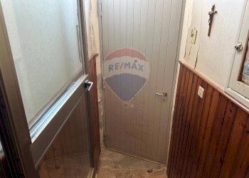 Hall / corridoio - Quadrilocale Via Giuseppe Garibaldi
 
15, Camporotondo Etneo - foto 18