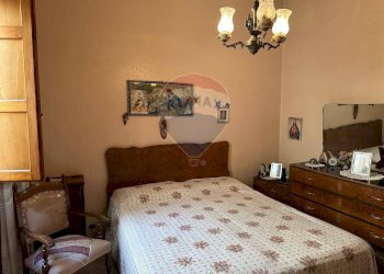 Camera / camera da letto - Quadrilocale Via Giuseppe Garibaldi
 
15, Camporotondo Etneo - foto 19