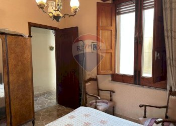 Camera / camera da letto - Quadrilocale Via Giuseppe Garibaldi
 
15, Camporotondo Etneo - foto 20