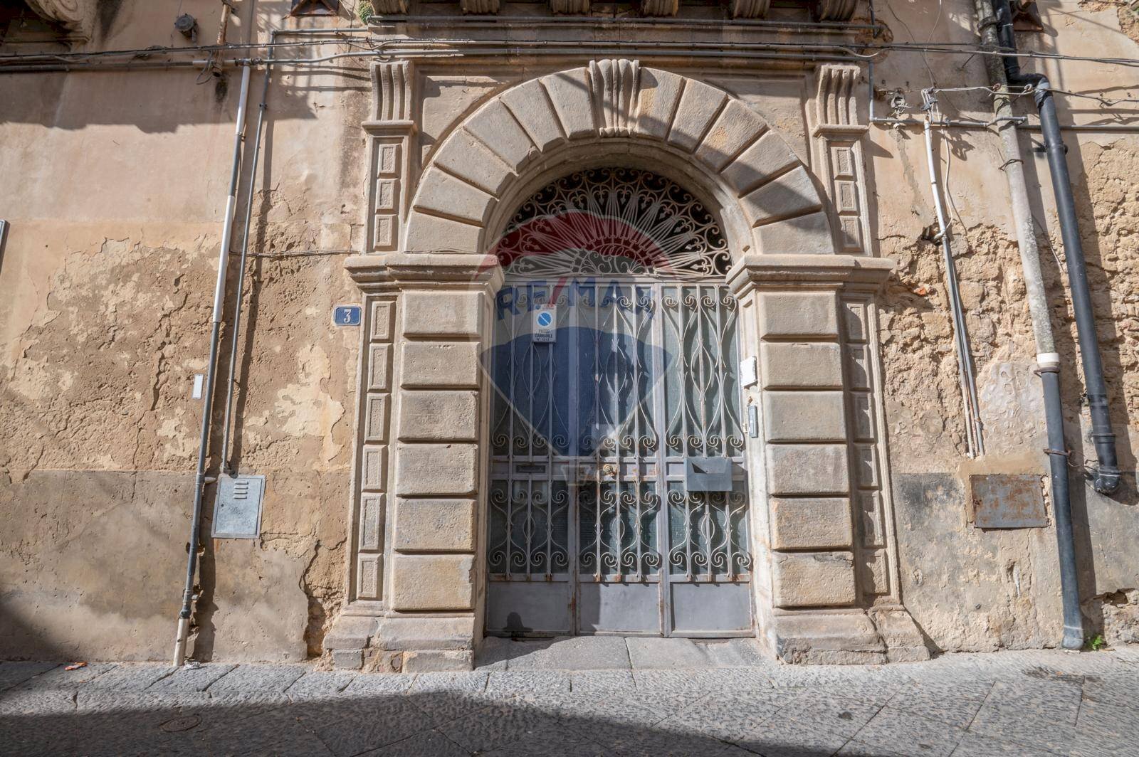 Edificio all\'aperto - Appartamento via vespri
 
3, Caltagirone - foto 2