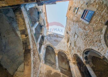 Edificio all\'aperto - Appartamento via vespri
 
3, Caltagirone - foto 8