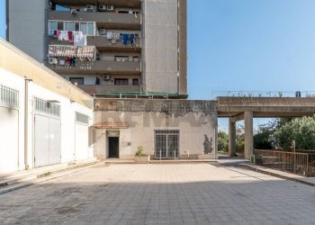 Edificio all\'aperto - Trilocale Viale Librino
 
14, Catania - foto 26