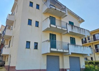 PROSPETTO PRINCIPALE LATO NORD - Four-room apartment Via Gaggini
 
29, Acquedolci - photo 2