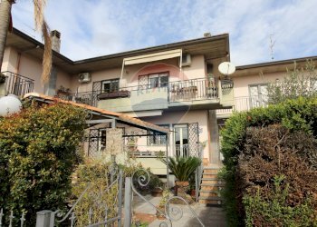 Casa all\'aperto - Villa a Schiera Via Del Bosco
 
185, Mascalucia - foto 3