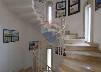 Scale - Villa a Schiera Via Del Bosco
 
185, Mascalucia - foto 21