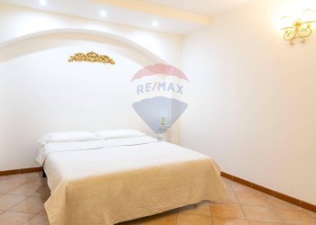 Camera / camera da letto - Two-room apartment Vico di Via Cesare Ottaviano
 
7, Taormina - photo 12