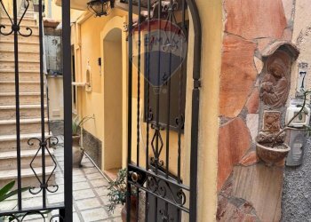 Terrazza - Two-room apartment Vico di Via Cesare Ottaviano
 
7, Taormina - photo 19