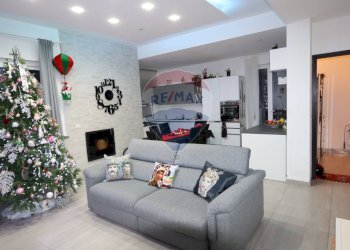 Soggiorno - Casa indipendente Via Nocella
 
11, Mascali - foto 1