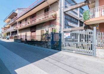 Edificio all\'aperto - Appartamento via Lavina
 
190 A, Aci Sant'Antonio - foto 4
