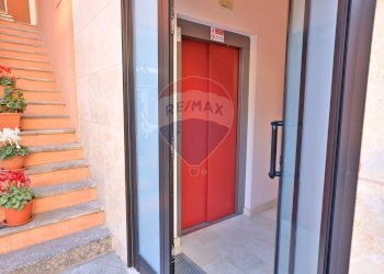 Scale - One-room apartment via roma
 
19, Bollate - photo 15