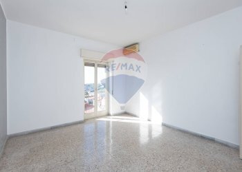 Stanza vuota - Appartamento Via Nervesa Della Battaglia
 
2, Catania - foto 12