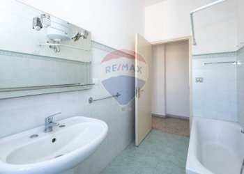 Bagno - Appartamento Via Nervesa Della Battaglia
 
2, Catania - foto 19