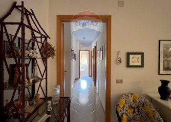 Hall / corridoio - Quadrilocale Via Leonardo Da Vinci
 
24, Caltanissetta - foto 30