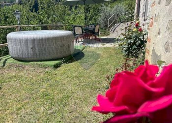 Giardino - Agriturismo Pescaglia - foto 4