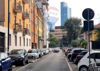 Edificio all\'aperto - Bilocale Milano - foto 1