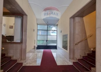 Ricezione / Lobby - Commercial Premises Viale Monte Ceneri
 
74, Milano - photo 12