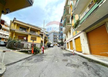 Edificio all\'aperto - Bilocale Via Paolo Tubino
 
8, Rapallo - foto 32