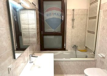 Bagno - Two-room apartment Via Eugenio Montale
 
25, Rho - photo 13