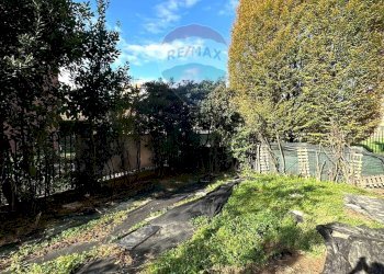 Giardino - Two-room apartment Via Eugenio Montale
 
25, Rho - photo 19