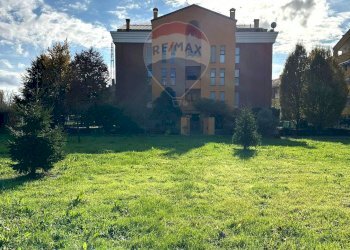 Giardino - Two-room apartment Via Eugenio Montale
 
25, Rho - photo 20
