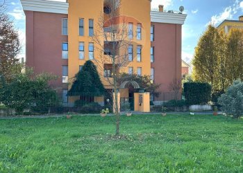 Edificio all\'aperto - Two-room apartment Via Eugenio Montale
 
25, Rho - photo 27