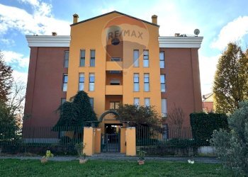 Edificio all\'aperto - Two-room apartment Via Eugenio Montale
 
25, Rho - photo 28