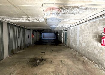 Parcheggio - Two-room apartment Via Eugenio Montale
 
25, Rho - photo 29