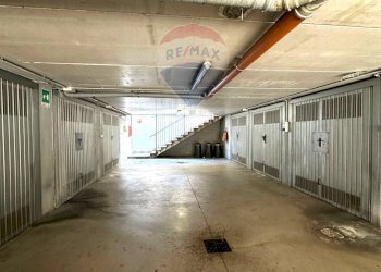 Parcheggio - Two-room apartment Via Eugenio Montale
 
25, Rho - photo 30