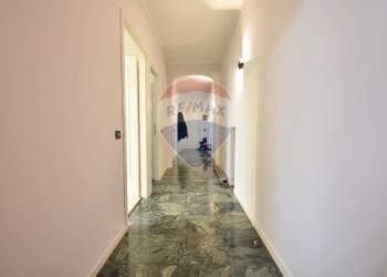 Hall / corridoio - Trilocale corso Matteotti
 
270, Serravalle Sesia - foto 12