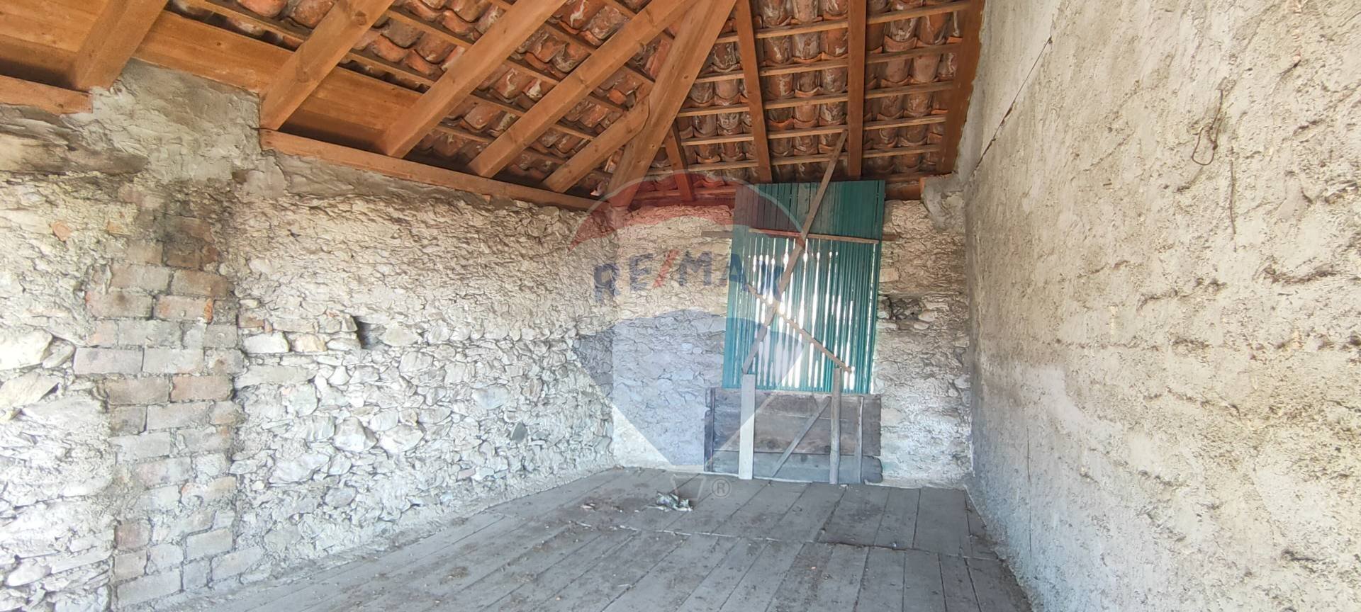 Stanza vuota - Semi-detached house Via Regina Margherita Calogna, Lesa - photo 1