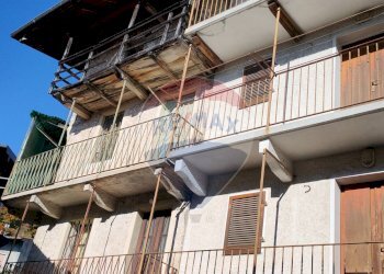 Edificio all\'aperto - Casa semi indipendente Via Regina Margherita Calogna, Lesa - foto 5