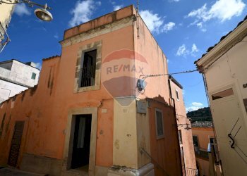 Edificio all\'aperto - Casa indipendente Via Porta Modica
 
58, Ragusa - foto 3