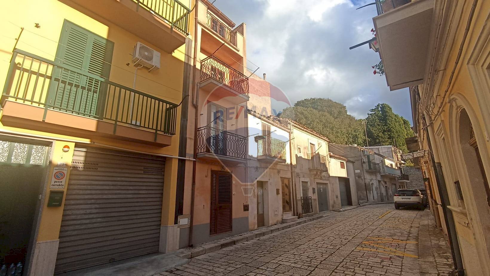 Edificio all\'aperto - Independent house via borgo  cuba
 
25, Chiaramonte Gulfi - photo 1